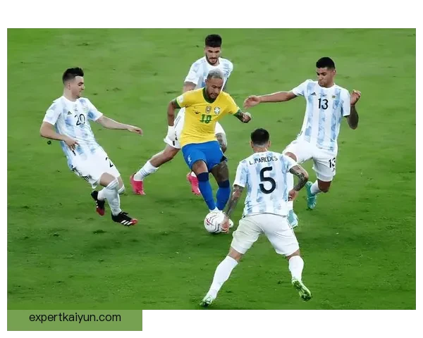 哥伦比亚队边路进攻